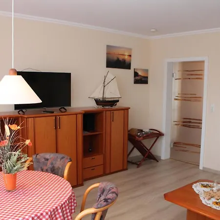 Waldstrasse Whg 02 *