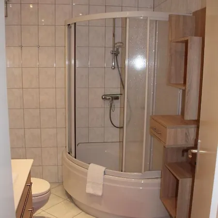 Apartment Waldstrasse Whg 02 *